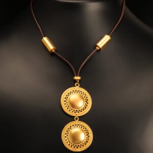 coliere-vintage-piele-maro-cu-2-pandantive-raze-de-soare-cultura-muisca